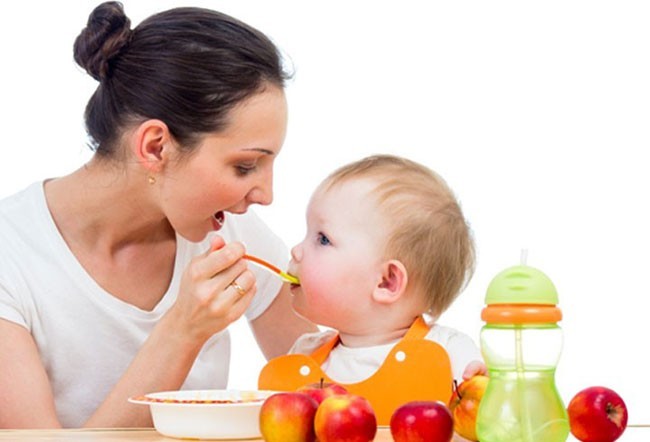 ملزومات تغذیه ای در سیسمونی نوزاد
